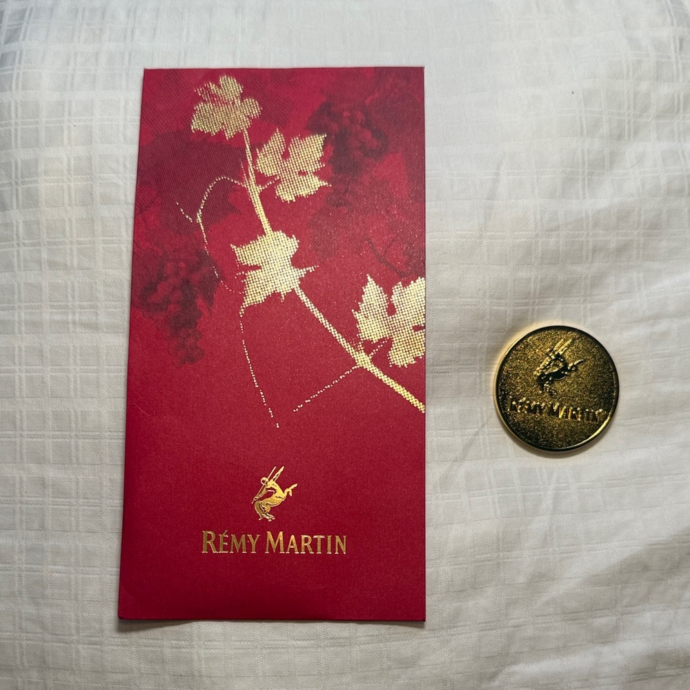 Rémy Martin - Limited edition Red envelope and coin gift